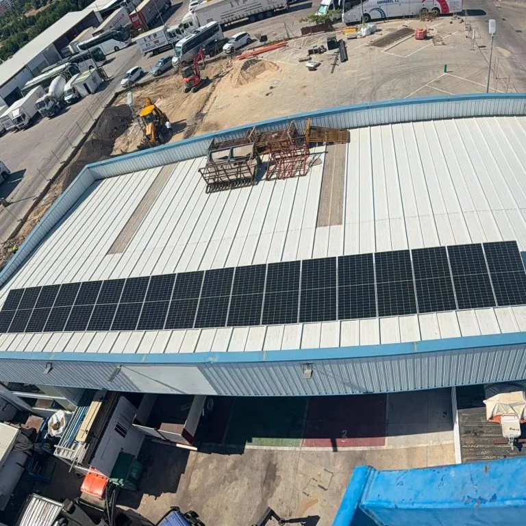 Instalación solar de Megksolar en una nave industrial de Alcorcón